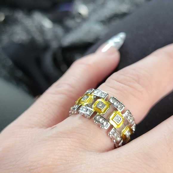 🎉HP🎉NEW GEOMETRIC HOLLOW RING - Picture 2 of 8